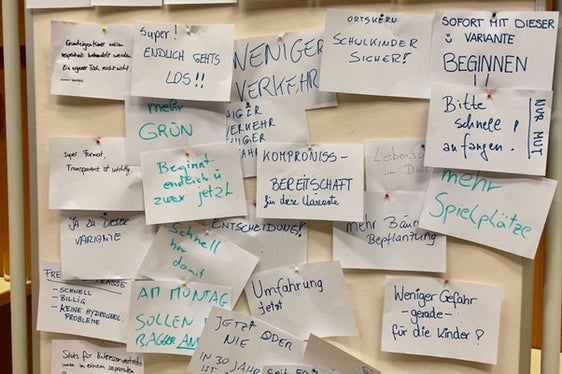 Bürgerinnen und Bürger hinterließen ihre Wünsche für die Planung der Umfahrung von Rabland. (Foto: LPA/Ingo Dejaco)