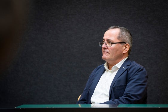 Bildungsdirektor Gustav Tschenett forderte dazu auf, die Ergebnisse kompetent zu lesen und zu verwenden, um dort einzugreifen, wo es notwendig ist. (Foto: LPA/Fabio Brucculeri)
