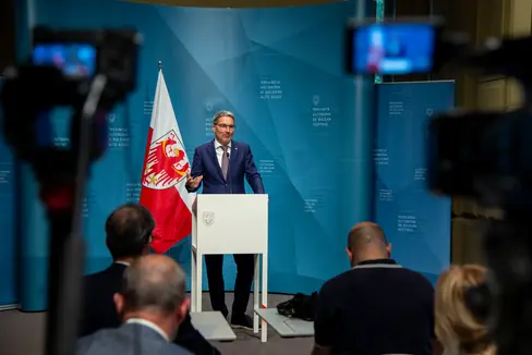 Il presidente della Provincia autonoma di Bolzano, Arno Kompatscher, ha descritto le decisioni odierne come un altro passo importante nell'attuazione della nuova legge sulla dirigenza. (Foto: ASP/Fabio Brucculeri)