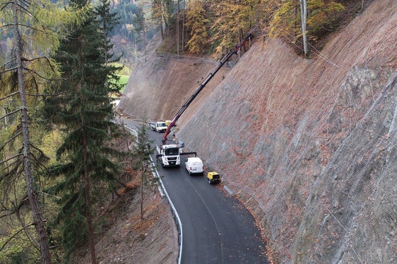 Sulla maggior parte del percorso di deviazione, è prevista una corsia di larghezza pari o superiore a sei metri, in modo che due camion o autobus possano incrociarsi. (Foto: Studio di ingegneria Valdemarin)