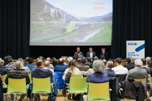Die Elektrifizierung der Vinschger Bahn stand am 14. Jänner in Latsch im Mittelpunkt einer Informationsveranstaltung für Gemeinden- und Interessensvertretungen. (Foto: Sta/Ivan Brentegani)