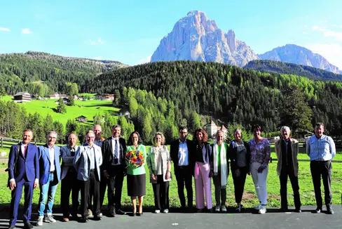 Presentaziun de la gramatica comparativa “Sprachen im Vergleich. Deutsch-Ladinisch-Italienisch”. (Foto: USP/Bruno Maruca)