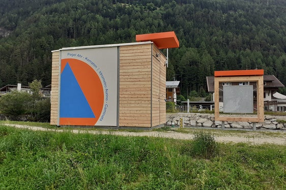 Die Pegelstände von Südtirols Flüssen werden von einem Netz an Pegelmessstationen überwacht; im Bild der Pegel Ahr-Kematen in einer Archivaufnahme (Foto: LPA/Landesamt für Hydrologie und Stauanlagen in der Agentur für Bevölkerungsschutz)