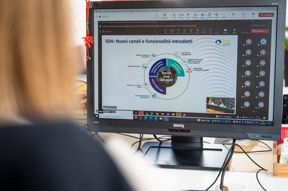 I dirigenti dell'Amministrazione provinciale sono stati informati sugli sviluppi del nuovo portale per i cittadini e su quali saranno i vantaggi che porterà a cittadini e cittadine. (Foto: USP/Fabio Brucculeri)