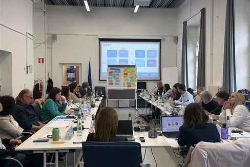 Die Task Force 2028+ hat sich erstmals in Bozen getroffen, um über die neue Interreg Italien-Österreich-Programmperiode zu sprechen. (Foto: LPA/Abteilung Europa)