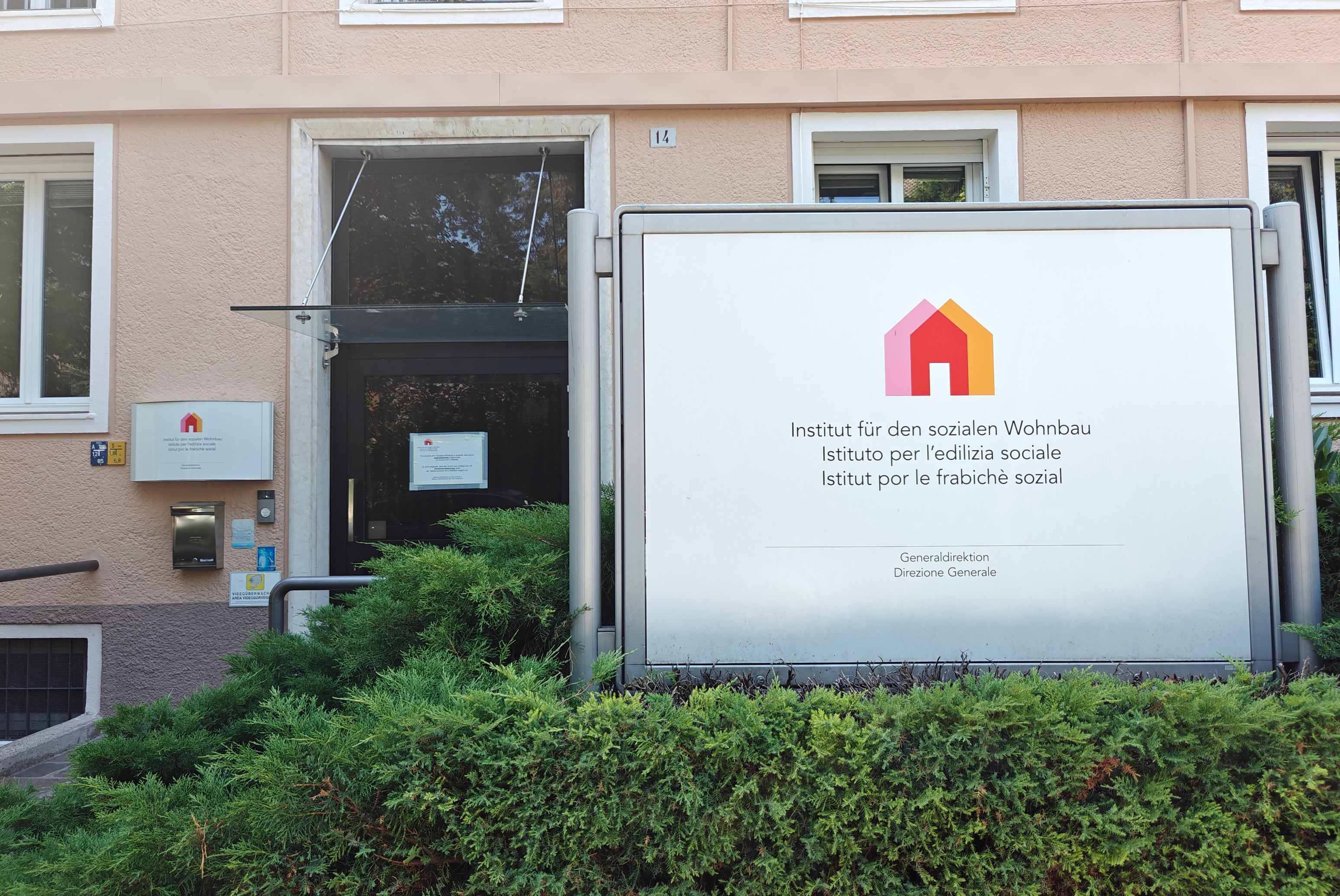 Das Wohnbauinstitut (WOBI) hat einen neuen Verwaltungsrat: Die Landesregierung entsandte am 11. September Christian Battisti (Präsident), Karin Plank (Vizepräsidentin) und Herwig Neulichedl (Mitglied) in das Gremium. (Foto: LPA/Ursula Pirchstaller)