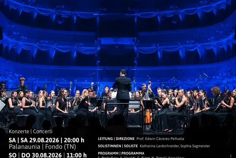 Das Holzblasorchester Südtirol HoBla-O und die Jugend Brass Band Südtirol JBBS zählen zu den institutionalisierten Orchesterprojekten der Landesdirektion Deutsche und ladinische Musikschule und haben sich in den vergangenen Jahren zu einem bemerkenswerten Klangkörper entwickelt, unterstreicht Landesmusikschuldirektorin Alexandra Pedrotti. Im Bild das Plakat des Projekts HoBla-O. (Quelle: Landesdirektion Deutsche und ladinische Musikschule)