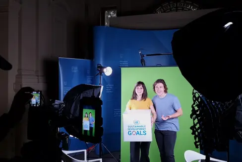 I giovani Resi Fata e Paolo Tosin illustrano in brevi video lo stato di attuazione dei 17 Obiettivi di sviluppo sostenibile. (Foto: ASP/Greta Stuefer)