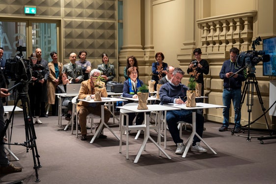 Einatmen - Ausatmen - Weiteratmen: Die Kampagne Waldatem - respiro del bosco - fla dl bosch wurde einen Tag vor dem Internationalen Tag des Waldes im Rahmen einer Pressekonferenz vorgestellt. (Foto: LPA/Fabio Brucculeri)