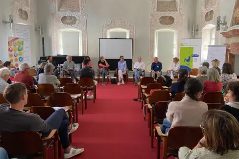 Bei den eineinhalb Tagen der Weiterbildung am vergangenen Wochenende in Klausen ging es um die Vielfalt der Bildungsarbeit vor Ort. (Foto: LPA/Astrid Crepaz)