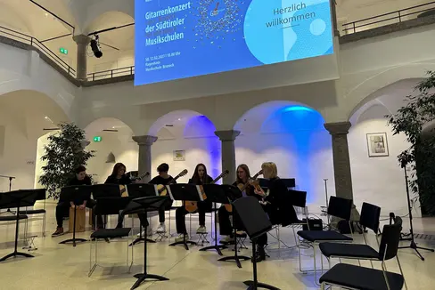 In Bruneck fand das Gitarrenkonzert im Ragenhaus statt. (Foto: LPA/Katja Lechner)