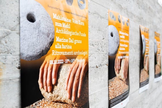 La locandina della mostra da titolo Macine: dal grano alla farina sottoliena l'importanza dell Ufficio beni archeologici di aver partecipato alla Giornata europea del Patrimonio (Foto: ASP/Manuela Tessaro)