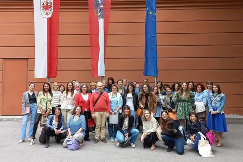 Foto di gruppo durante la formazione nell'ambito del progetto Sviluppo territoriale - Dimensione donna a Innsbruck (Foto: Euregio)