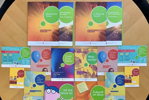 L'Ufficio orientamento scolastico e professionale sostiene ragazzi, genitori e adulti nella scelta di percorsi formativi e professionali, con consulenze individuali e materiale informativo aggiornato (Foto: ASP/Ufficio orientamento scolastico e professionale)