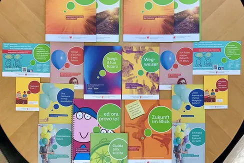 L'Ufficio orientamento scolastico e professionale sostiene ragazzi, genitori e adulti nella scelta di percorsi formativi e professionali, con consulenze individuali e materiale informativo aggiornato (Foto: ASP/Ufficio orientamento scolastico e professionale)