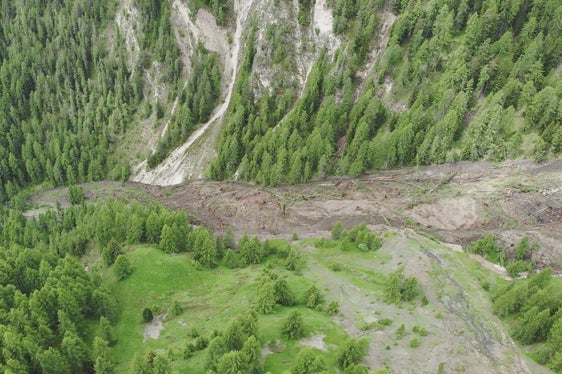 Heute in der Früh ist eine Rutschung in den Seresbach in Campill abgegangen. (Foto: LPA/Landesamt für Geologie und Baustoffprüfung)