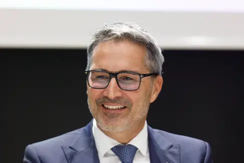 Landeshauptmann Arno Kompatscher führte im Namen der Sonderautonomien die Gespräche mit dem Wirtschafts- und Finanzministerium. Mit dem nun genehmigten Abkommen stärken wir nicht nur unsere finanzielle Autonomie, sondern sichern auch das Mitspracherecht des Landes bei allen entscheidenden Steuerfragen. Zudem können wir finanzielle Nachteile frühzeitig und einvernehmlich ausgleichen. Auch die Bürgerinnen und Bürger profitieren von den Steuersenkungen. Sie müssen weniger Steuern bezahlen, erklärte Kompatscher. (Foto: LPA/Tiberio Sorvillo)