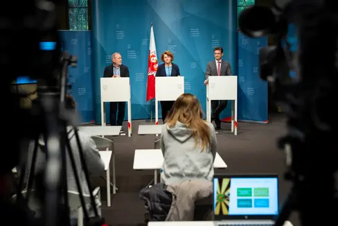 Oggi (8 aprile) la vicepresidente della Provincia Pamer, il direttore dell’Agenzia “ASSE” Bizzotto (a destra) e il direttore dell’Ufficio valutazione Zendrini hanno illustrato il report 2023 relativo all’assegno di cura (Foto: ASP/Fabio Brucculeri)