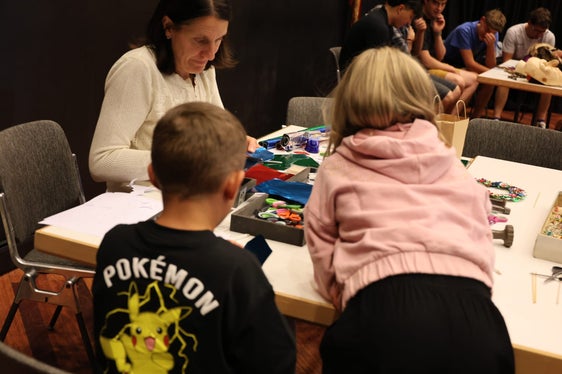Da una generazione all’altra era il motto dell’edizione di quest’anno della Giornata della cultura ladina, in occasione della quale diverse generazioni si sono riunite a Ortisei. (Foto: USP/Ingo Dejaco)