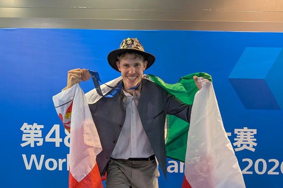 Jonas Wenter di Collepietra (comune di Cornedo all’Isarco) ha conquistato la medaglia di bronzo nella categoria falegnami. (Foto: Camera di commercio di Bolzano/Elias Priller)