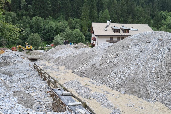 An die 15.000 Kubikmeter Geröll sind gestern in St. Anton in Pflersch niedergegangen. (Foto: LPA/Landesamt für Wildbach- und Lawinenverbauung Nord)