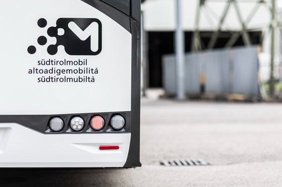L'obiettivo della Provincia è quello di garantire un servizio di trasporto pubblico con autobus che sia di elevata qualità, sostenibile, equo e smart. (Foto: SASA/Armin Huber)