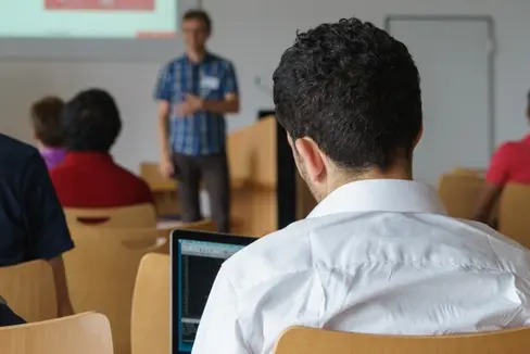 Am 5. und 6. Mai findet im Haus der Familie eine Weiterbildung zur Akquise von Arbeitgebern für Menschen mit Behinderungen statt. Der Kurs wird im Rahmen des Weiterbildungsprogrammes der Landesabteilung Soziales organisiert. (Foto: Pixabay. Das Foto darf nur im Zusammenhang mit dieser Aussendung verwendet werden.)