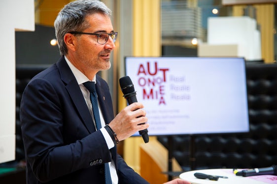 Il presidente della Provincia, Arno Kompatscher, nel corso della conferenza stampa odierna (Foto: ASP/F. Brucculeri)