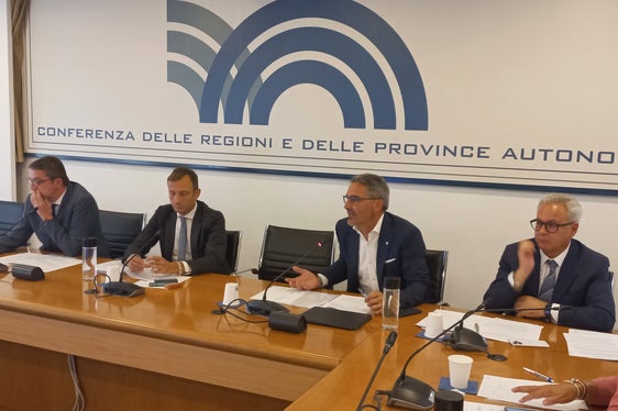 Da destra il segretario generale della Provincia autonoma di Bolzano Eros Magnago, il presidente Arno Kompatscher, il presidente della Regione autonoma Friuli-Venezia Giulia Massimiliano Fedriga e il presidente della Provincia autonoma di Trento Maurizio Fugatti. (Foto: ASP/mdg)