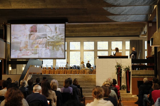Zahlreiche Referate standen auf dem Tagungsprogramm, darunter eines zum Thema Hybrides Lernen an der Landesberufsschule Emma Hellenstainer. (Foto: LPA/Verena Hilber)