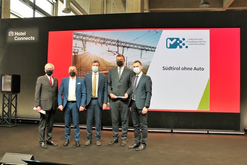 Diverse istituzioni stanno collaborando per rendere l'Alto Adige più accessibile. Ebner, Walch, Alfreider, Pichler e Vallazza hanno presentato alla fiera di Bolzano un pacchetto di misure. (Foto: ASP / Roman Clara)