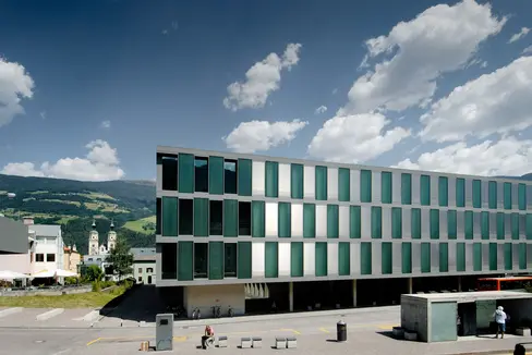 Am Campus der Freien Universität in Brixen (im Bild) beginnen im nächsten Semester an der Fakultät für Bildungswissenschaften Spezialisierungslehrgänge für Lehrpersonen für Inklusion. (Foto: LPA/Freie Universität Bozen)