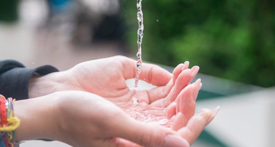Mit dem Arge-Alp-Preis 2024 werden Sensibilisierungsmaßnahmen für eine nachhaltige Wassernutzung ausgezeichnet. Bis 1. Juni können Projekte eingereicht werden. (Foto: LPA/Claudia Corrent)