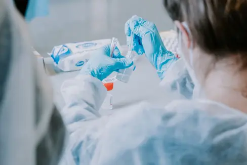 Um herausragende wissenschaftliche Leistungen sichtbar zu machen, vergibt das Land Südtirol auch 2022 die beiden Wissenschaftspreise Research Award Südtirol und Women in Science Award Südtirol. (Foto: Unsplash)