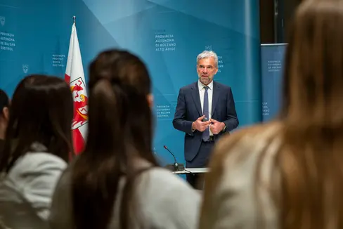 Landesrat Schuler hat das Landestourismusentwicklungskonzept (LTEK) 2030+ vorgestellt. (Foto: LPA/Fabio Brucculeri)