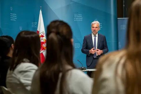 Landesrat Schuler hat das Landestourismusentwicklungskonzept (LTEK) 2030+ vorgestellt. (Foto: LPA/Fabio Brucculeri)