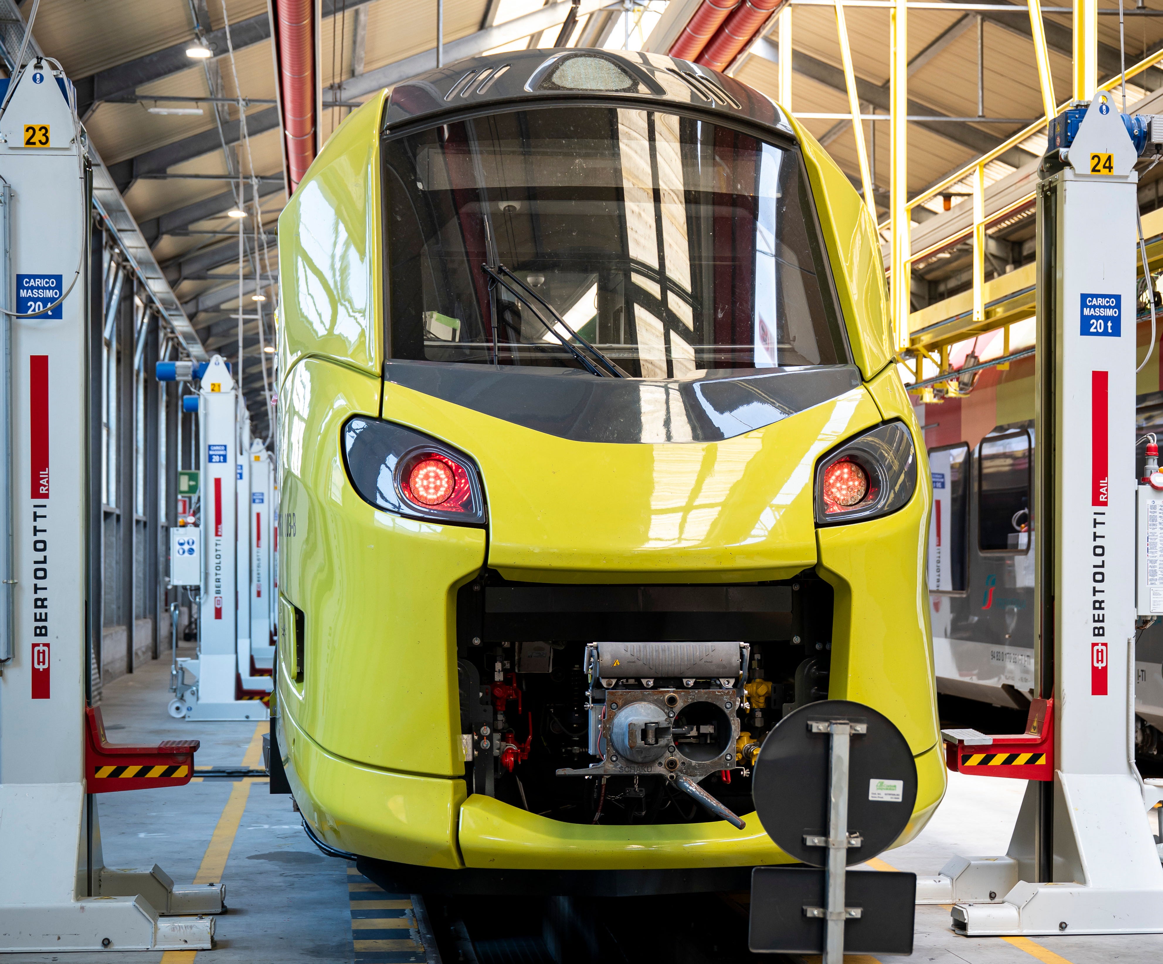 Le oltre 370 mila persone abbonate, così come tutti gli altri utenti della mobilità, potranno viaggiare, tra gli altri, sui nuovi treni Coradia Stream ETR160. (Foto: USP/Fabio Brucculeri)