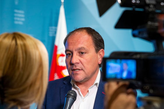 L'assessore alla scuola italiana Giuliano Vettorato: Ci siamo impegnati anche quest’anno per la lotta al precariato, per garantire una scuola rinnovata e di qualità, in piena salute, protagonista a livello nazionale. (Foto: ASP)