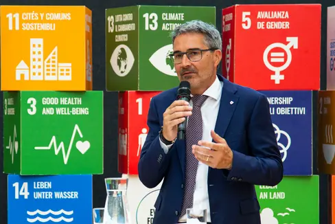 Landeshauptmann Kompatscher hat sich, der Landesregierung, aber auch der Bevölkerung Klimaneutralität zum Ziel gesetzt. Wir wollen die Klimaziele nicht nur erreichen, wir müssen es, sagte er bei der Vorstellung des Klimaplans Südtirol 2040. (Foto: LPA/Fabio Brucculeri)