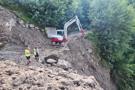 Sopralluogo dopo la colata di detriti nel torrente Höllental (Foto: ASP/Ufficio sistemazione bacini montani Ovest)