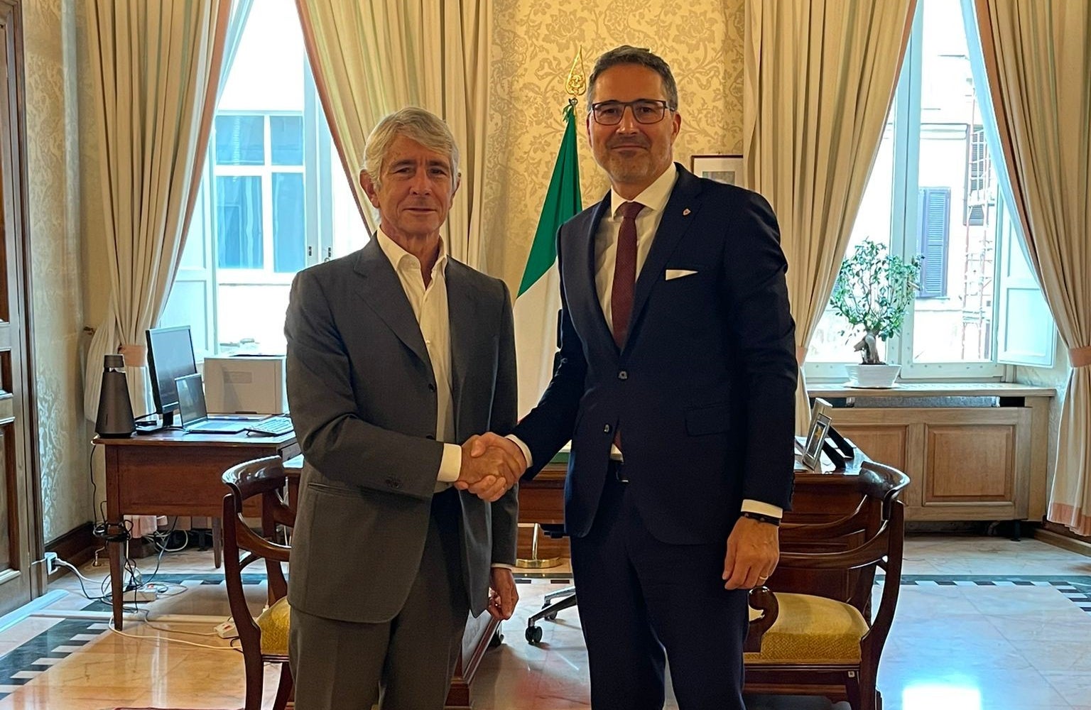 Al centro dell’incontro tra il presidente della Provincia Arno Kompatscher e il ministro Andrea Abodi l’attuazione dell’autonomia sportiva, la convenzione con il Coni, i Giochi olimpici invernali 2026 e il significato dello sport per i giovani (Foto: Ministero dello Sport)