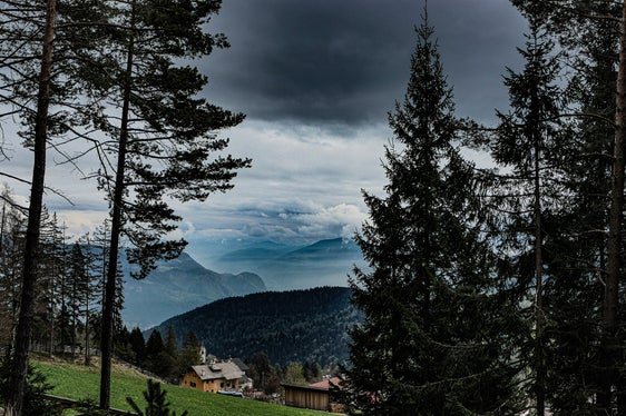 Bild des Monats April 2025: Blick auf Gfrill (Foto: LPA/Martin Geier)