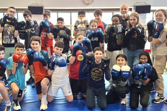 È giunto al termine il progetto che ha visto protagonisti gli studenti delle scuole medie Leonardo Da Vinci e delle scuole primarie Chini. Ragazze e ragazzi dei due istituti hanno vissuto un significativo percorso formativo incentrato su valori fondamentali come il rispetto, le regole e la convivenza. (Foto: USP)