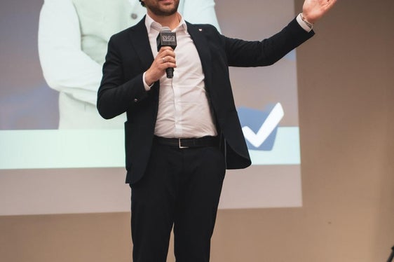 Landesrat Philipp Achammer: Die Planung eines Maturaballs ist weit mehr als nur eine Partyorganisation – es ist ein Schritt ins Erwachsenwerden. (Foto: LPA/Landesamt für Jugendarbeit/Youth Info)