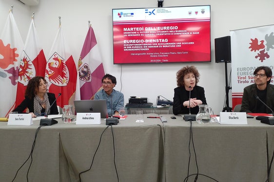 Da sinistra Turrini, Ichino, Bertò e Pisanu al seminario sull'orientamento scolastico organizzato oggi (26 marzo) nell'ambito dei Martedì dell'Euregio a Casa Moggioli. (Foto: Archivio Ufficio stampa Provincia autonoma di Trento)