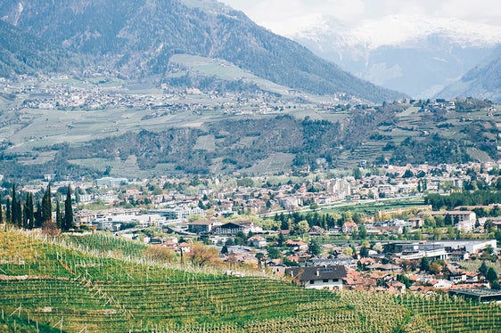 In Meran sind 30.872 Bürgerinnen und Bürger zur Wahl aufgerufen. (Foto: Unsplash)