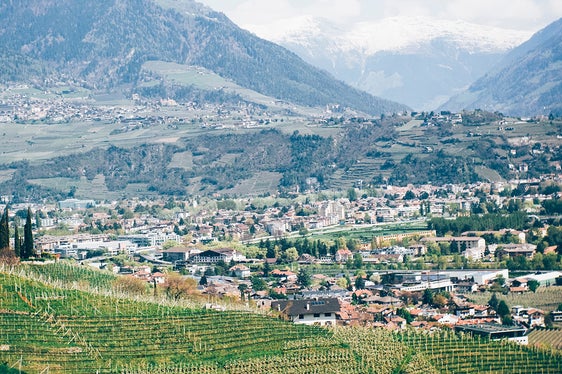 In Meran sind 30.872 Bürgerinnen und Bürger zur Wahl aufgerufen. (Foto: Unsplash)