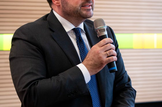 “La visita del viceministro Maurizio Leo dimostra ancora una volta il collegamento diretto con il Governo Meloni, anche in tema di finanze”, ha sottolineato il vicepresidente Galateo. (Foto: ASP/Fabio Brucculeri)