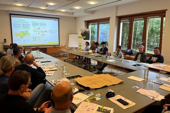 Der Austausch bewährter Verfahren in der Biomüllbewirtschaftung stand vor kurzem im Mittelpunkt des dritten Stakeholder Treffens im Rahmen des Interreg-Projekts CORE in Bozen. (Foto: LPA/Landesagentur für Umwelt und Klimaschutz)