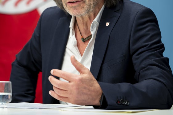 Wir investieren dort, wo Menschen konkret Unterstützung brauchen, also in die Versorgung von Kindern, in psychische Gesundheit und in die Ausbildung von Fachkräften, unterstreicht Gesundheitslandesrat Hubert Messner. (LPA/Fabio Brucculeri)